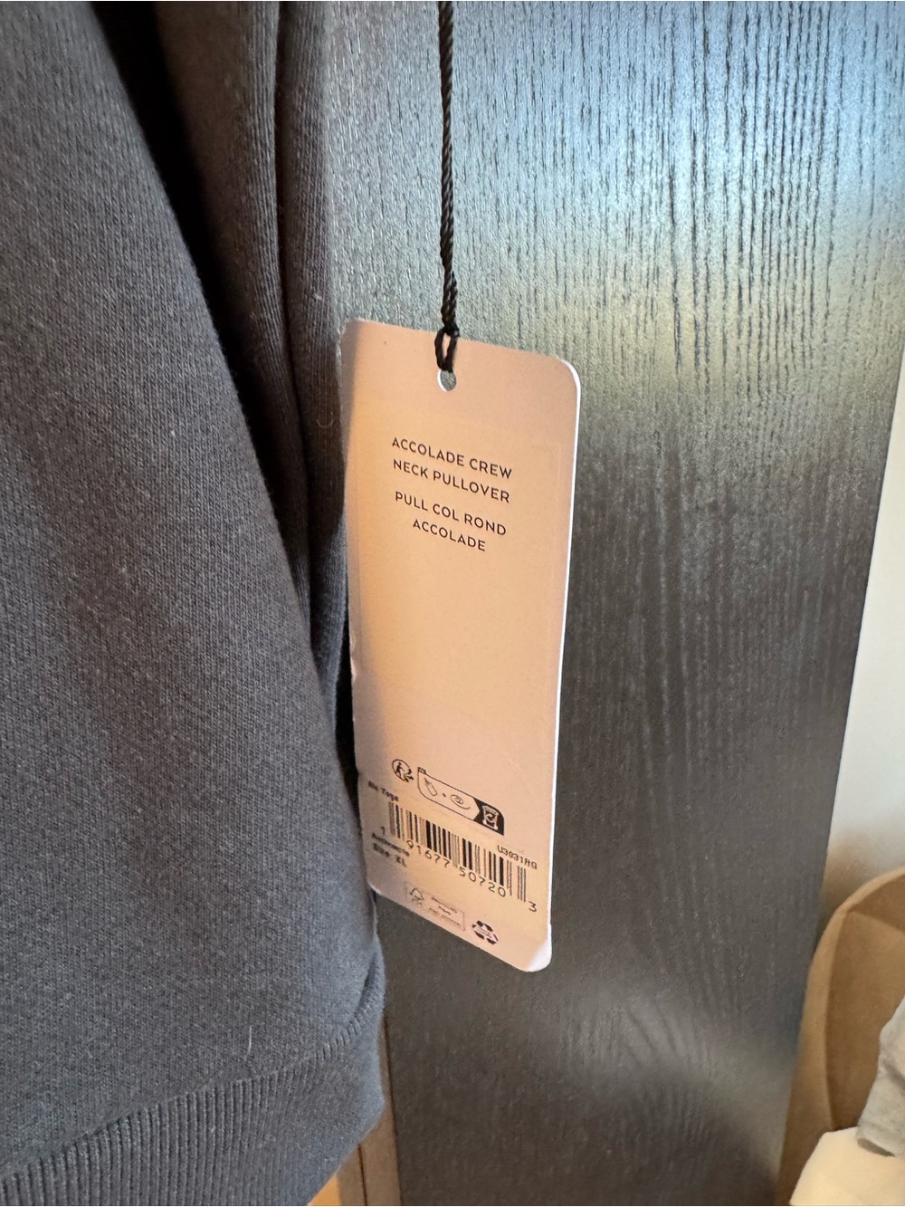 ALO Accolade Crew Pullover - Picture 4 of 5
